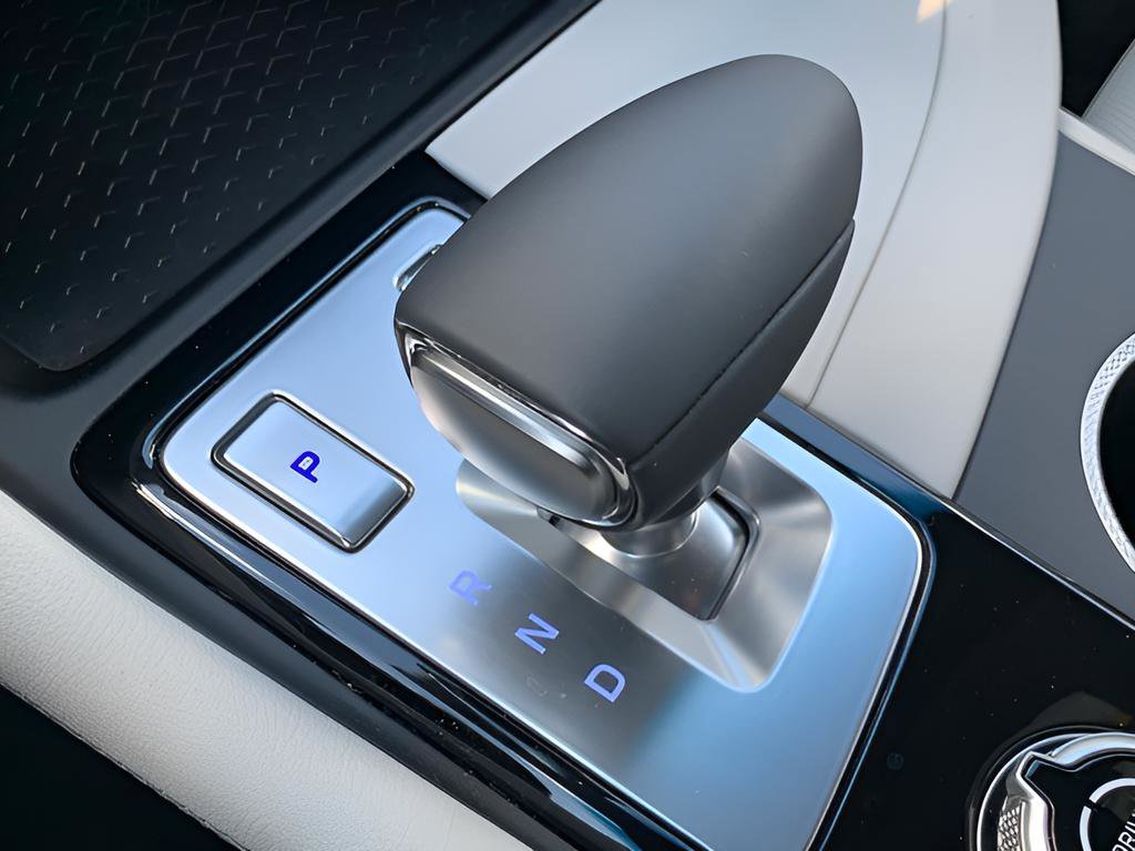 Certified 2025 Genesis G70 2.5T image 30