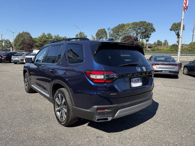 Used 2024 Honda Pilot Touring image 11