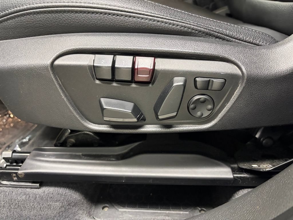 Used 2017 BMW X1 xDrive28i AWD/4WD image 16