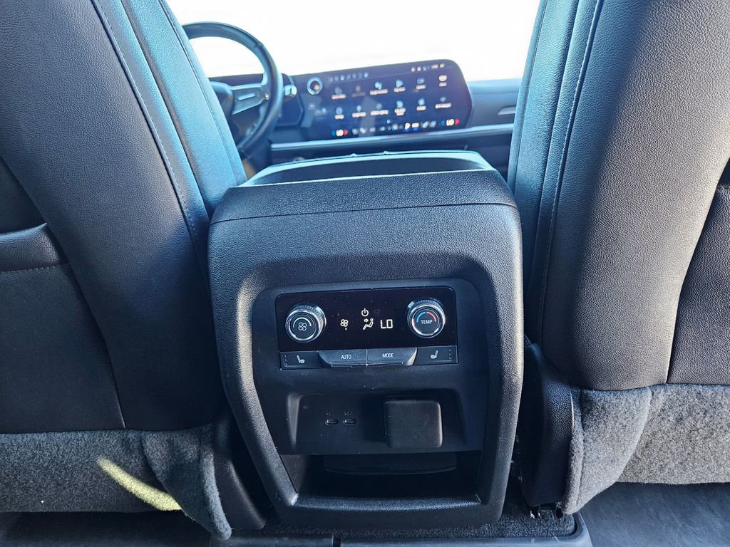 Used 2024 Chevrolet Traverse RS image 36