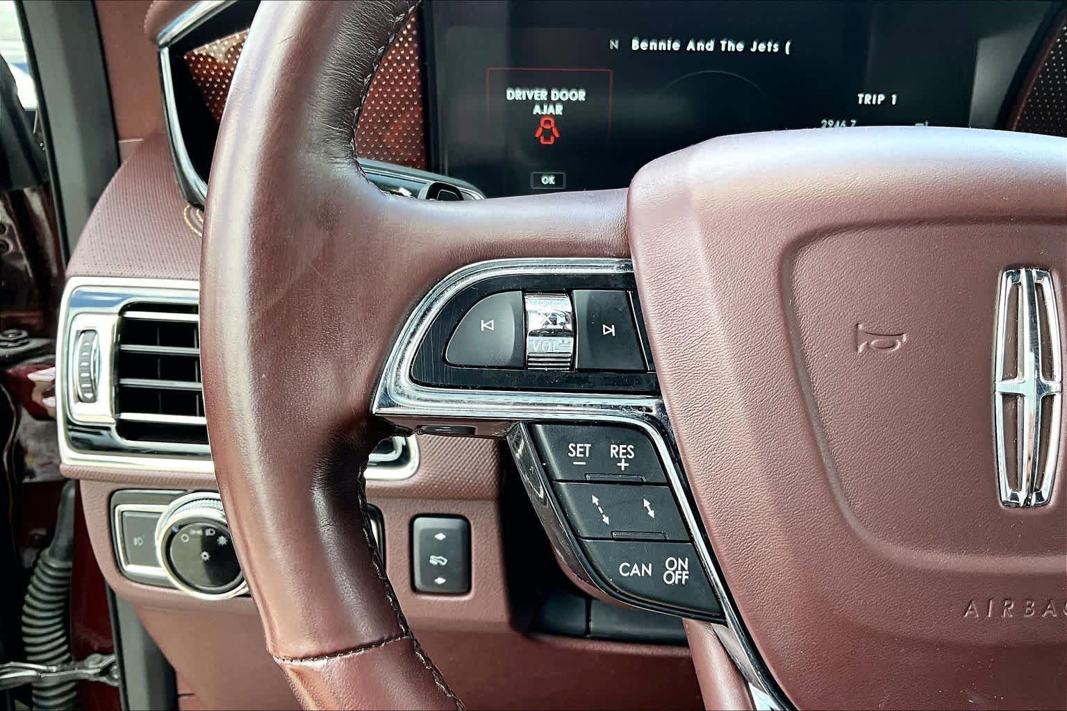 Used 2018 Lincoln Navigator Black Label w/ Cargo Package AWD/4WD image 21