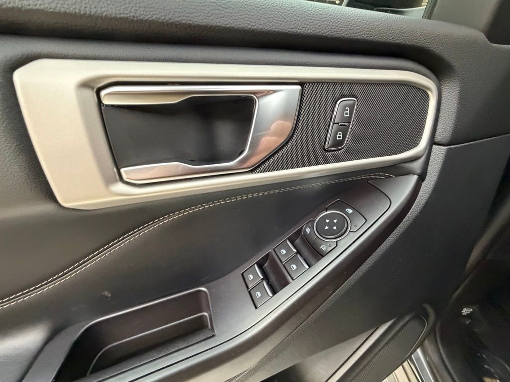 Used 2020 Ford Explorer XLT w/ Equipment Group 202A image 26