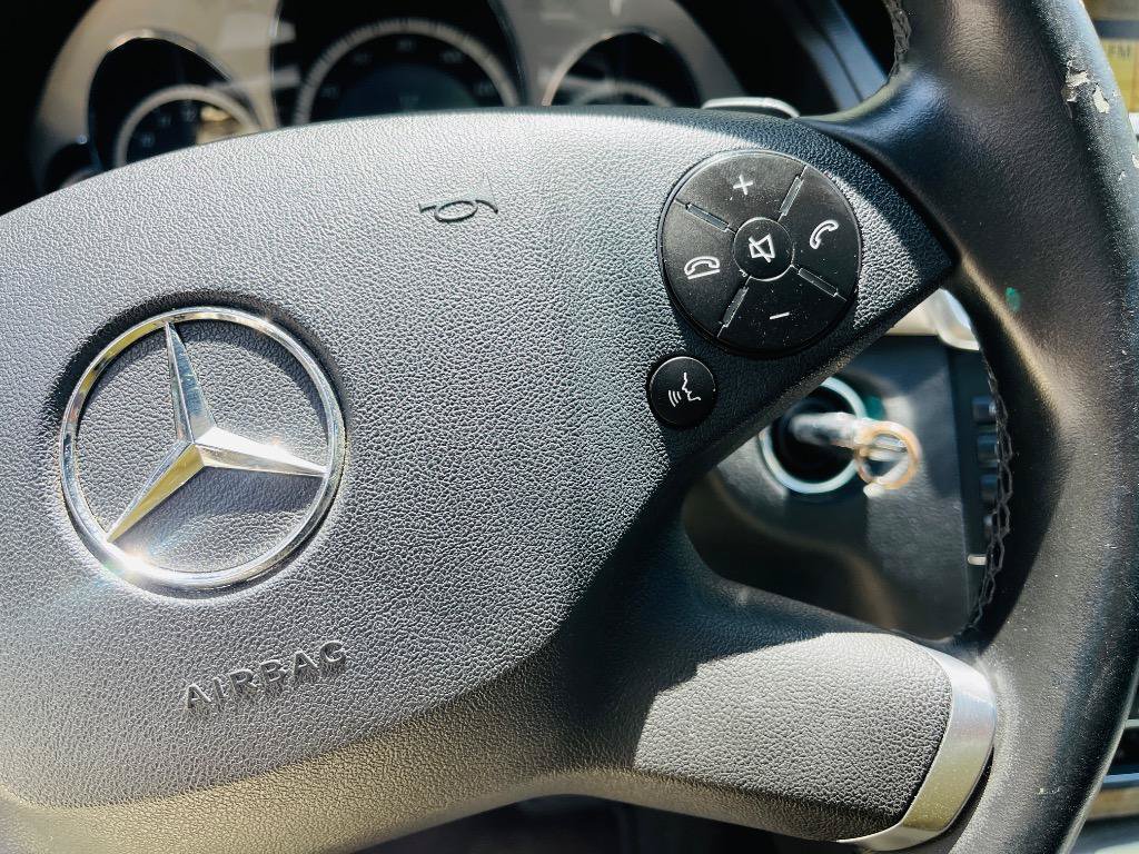 Used 2010 Mercedes-Benz E 350 Sedan image 26