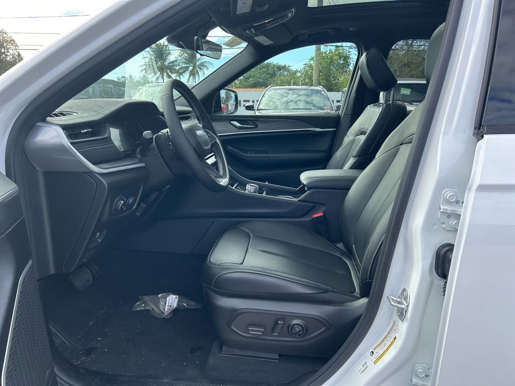 New 2026 Jeep Grand Cherokee Limited image 9