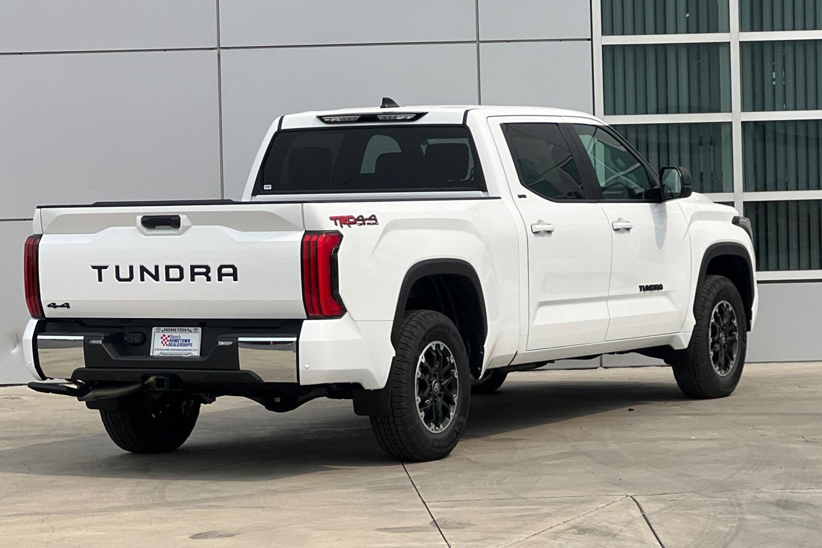 New 2026 Toyota Tundra SR5 w/ TRD Off-Road Package AWD/4WD image 4