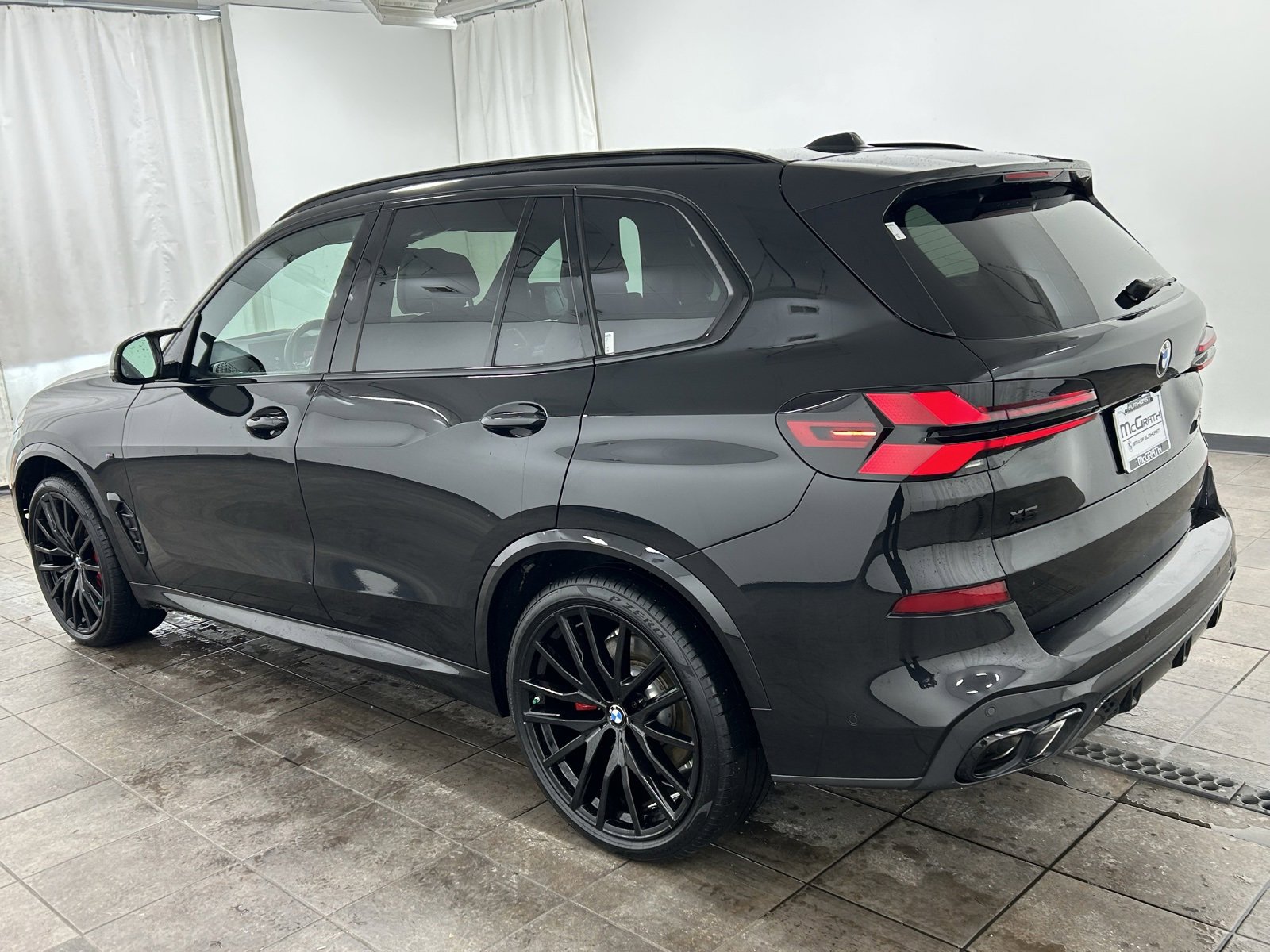 Used 2025 BMW X5 M60i image 3