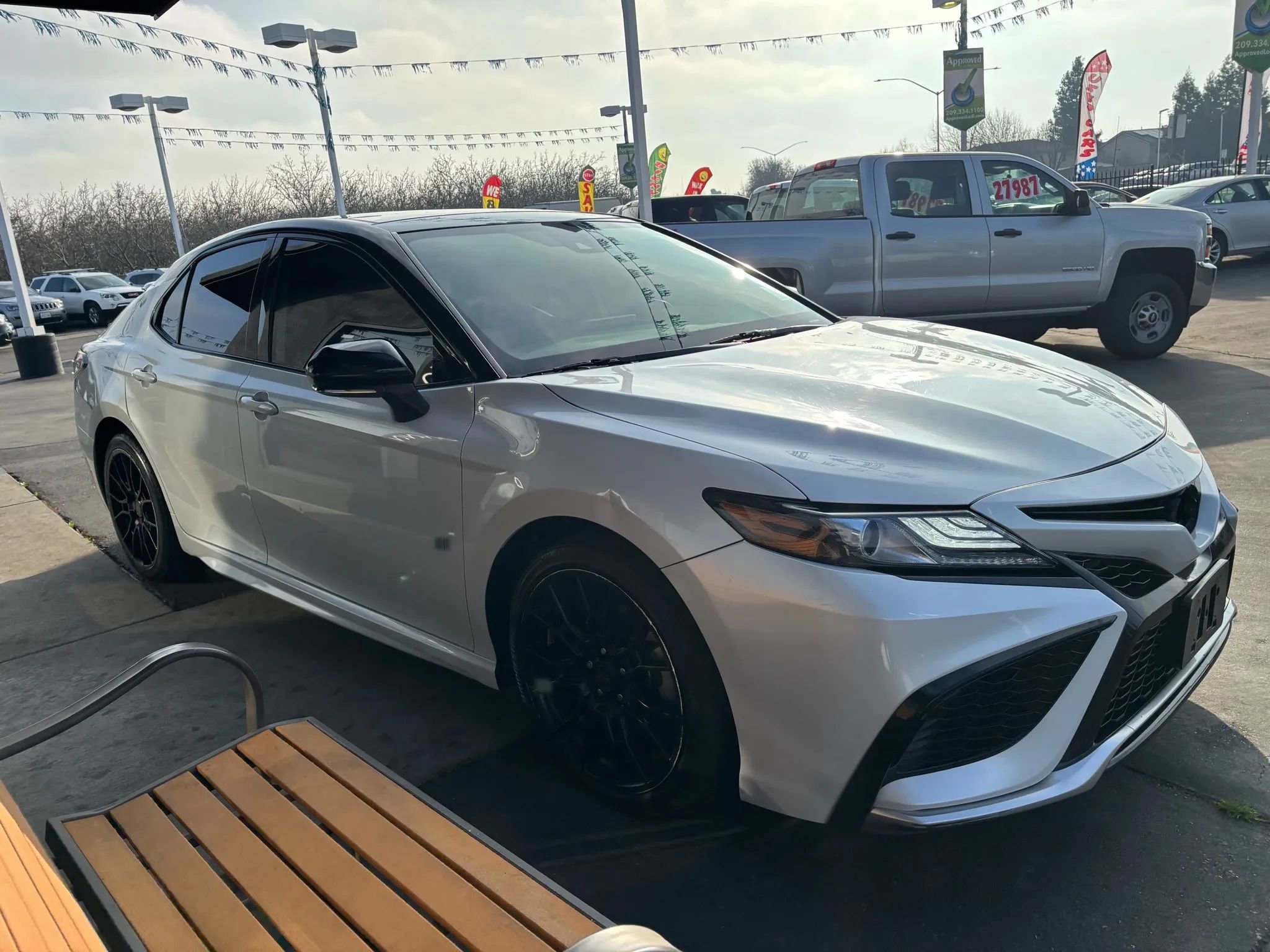 Used 2021 Toyota Camry XSE image 3