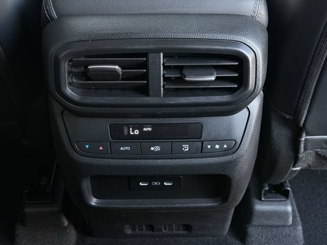 Used 2025 Honda Pilot Touring image 32