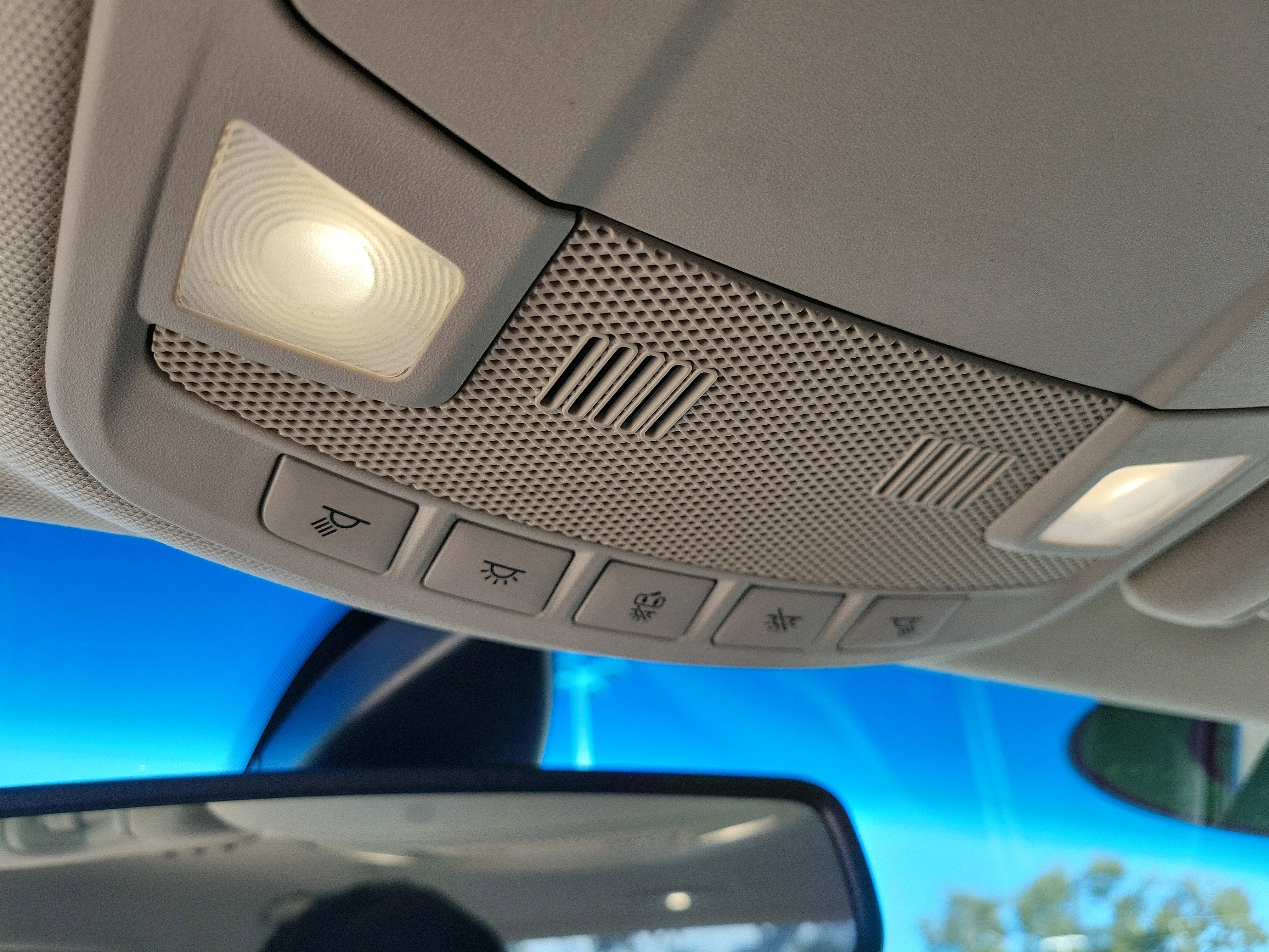 Used 2019 Lincoln MKZ Premiere image 18