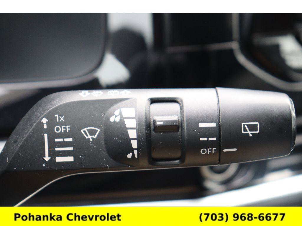 Used 2022 Nissan Pathfinder SV image 10