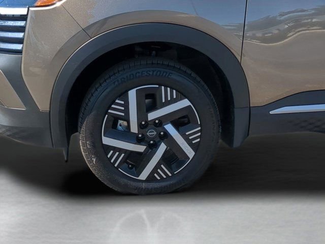 Used 2026 Nissan Kicks SV image 11