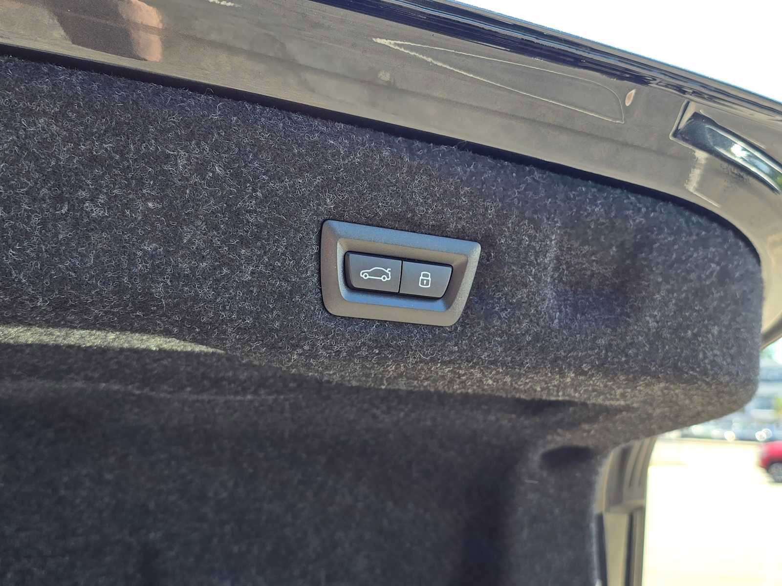Used 2026 BMW i5 eDrive40 AWD/4WD image 17