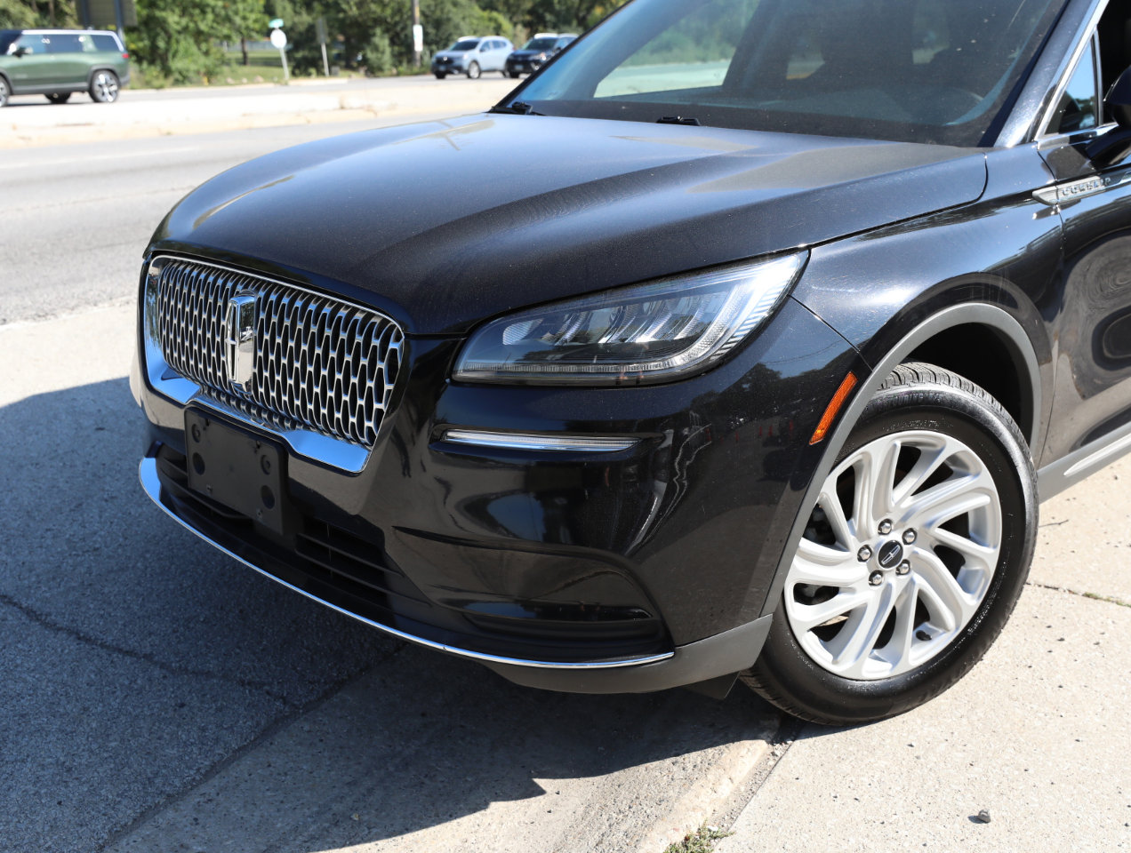 Used 2022 Lincoln Corsair FWD image 2