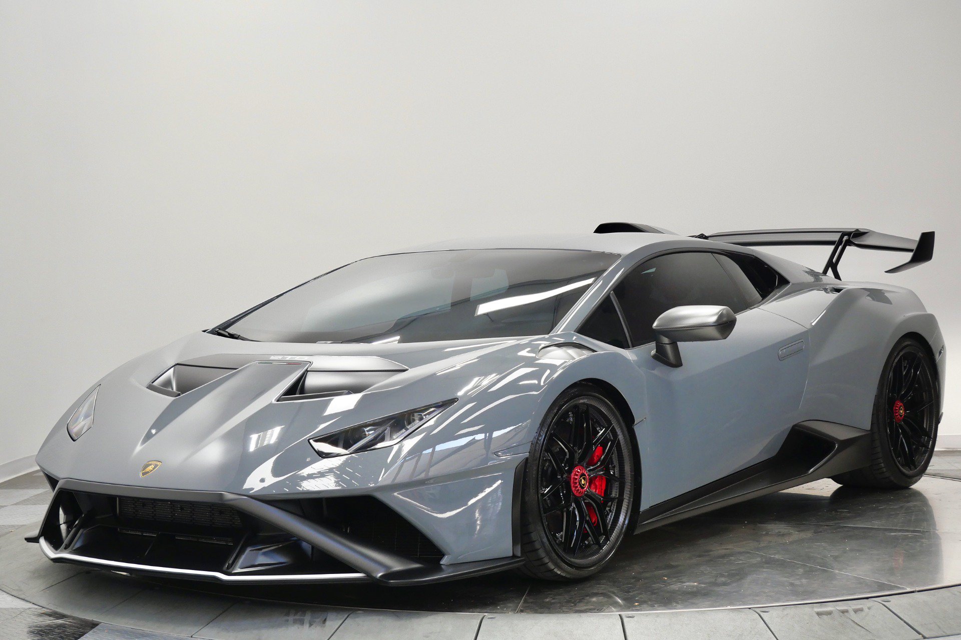 Used 2022 Lamborghini Huracan STO RWD image 5