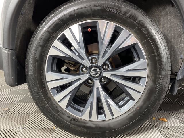 Used 2021 Nissan Rogue SV w/ Premium Package image 15