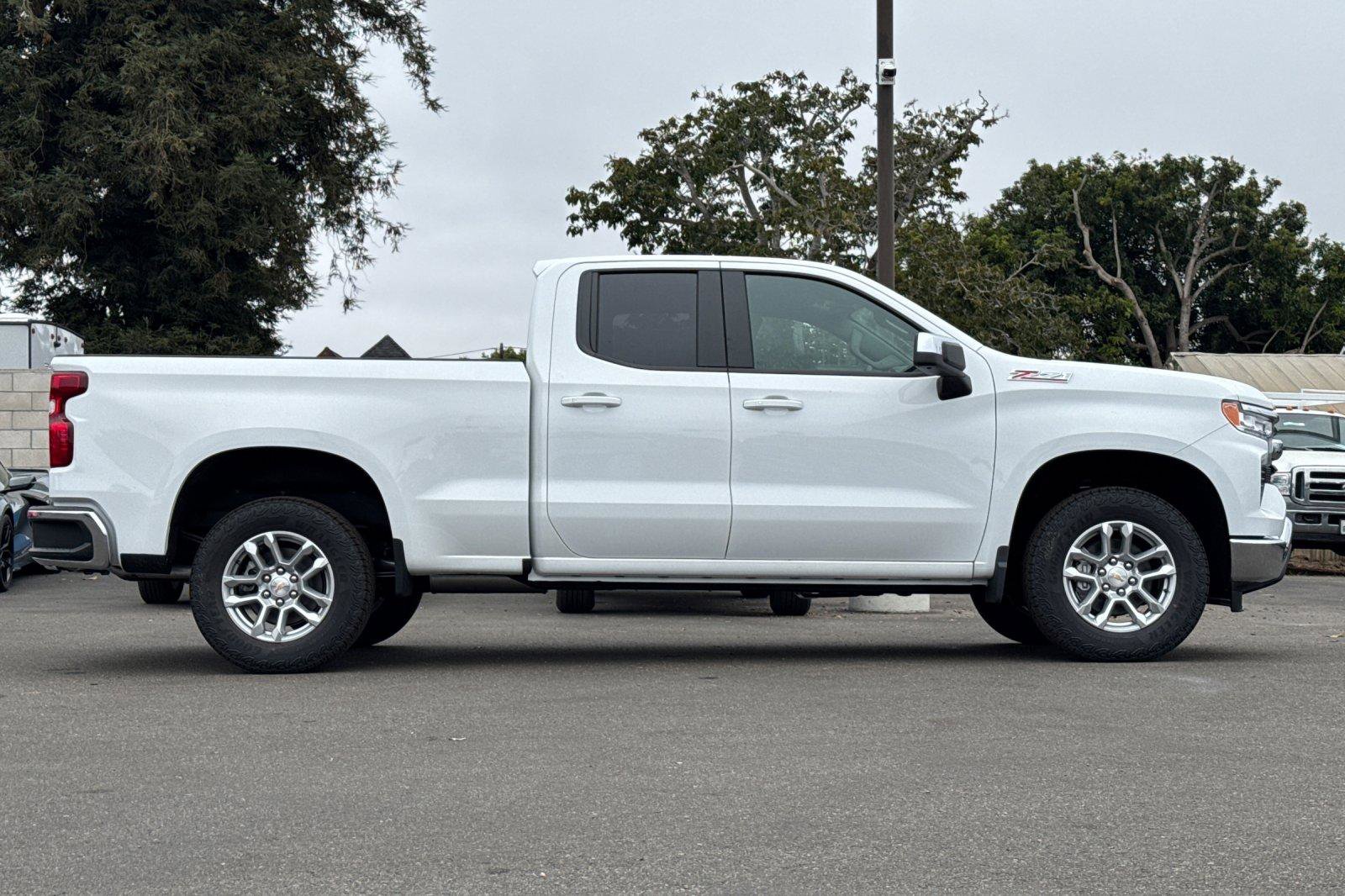 New 2026 Chevrolet Silverado 1500 LT image 3
