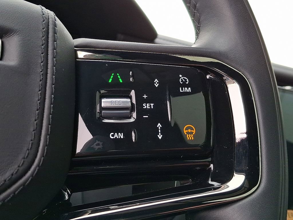 Certified 2026 Land Rover Range Rover Velar Dynamic SE AWD/4WD image 17