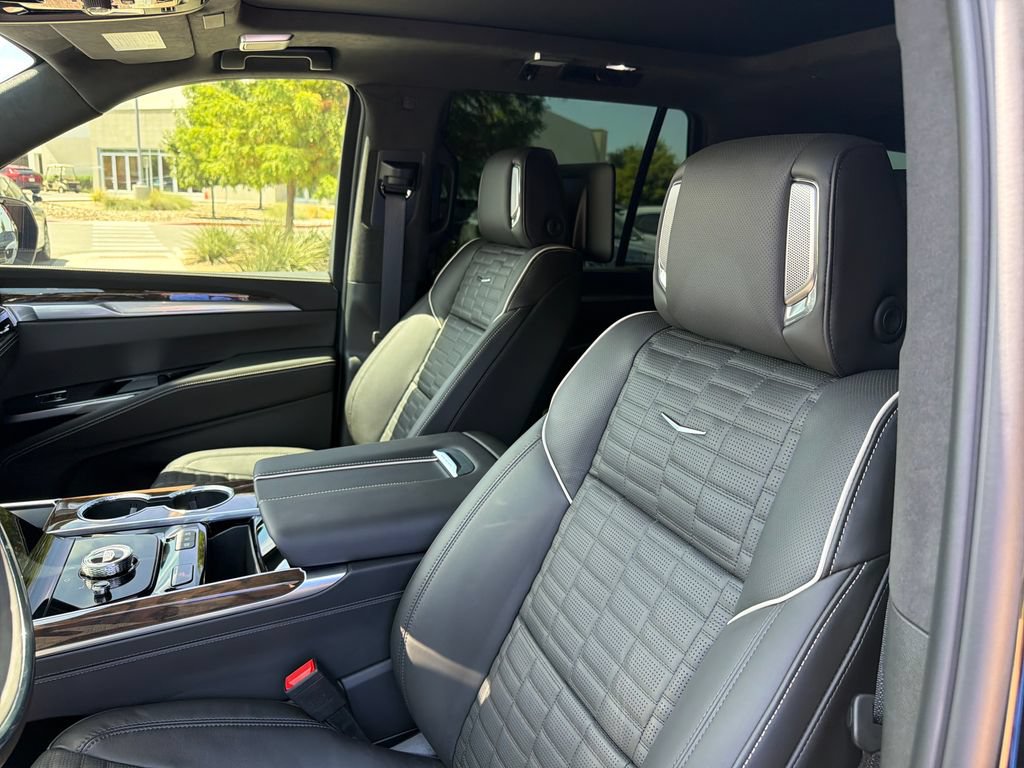 Used 2026 Cadillac Escalade Platinum Sport w/ LPO, ONYX Package AWD/4WD image 23