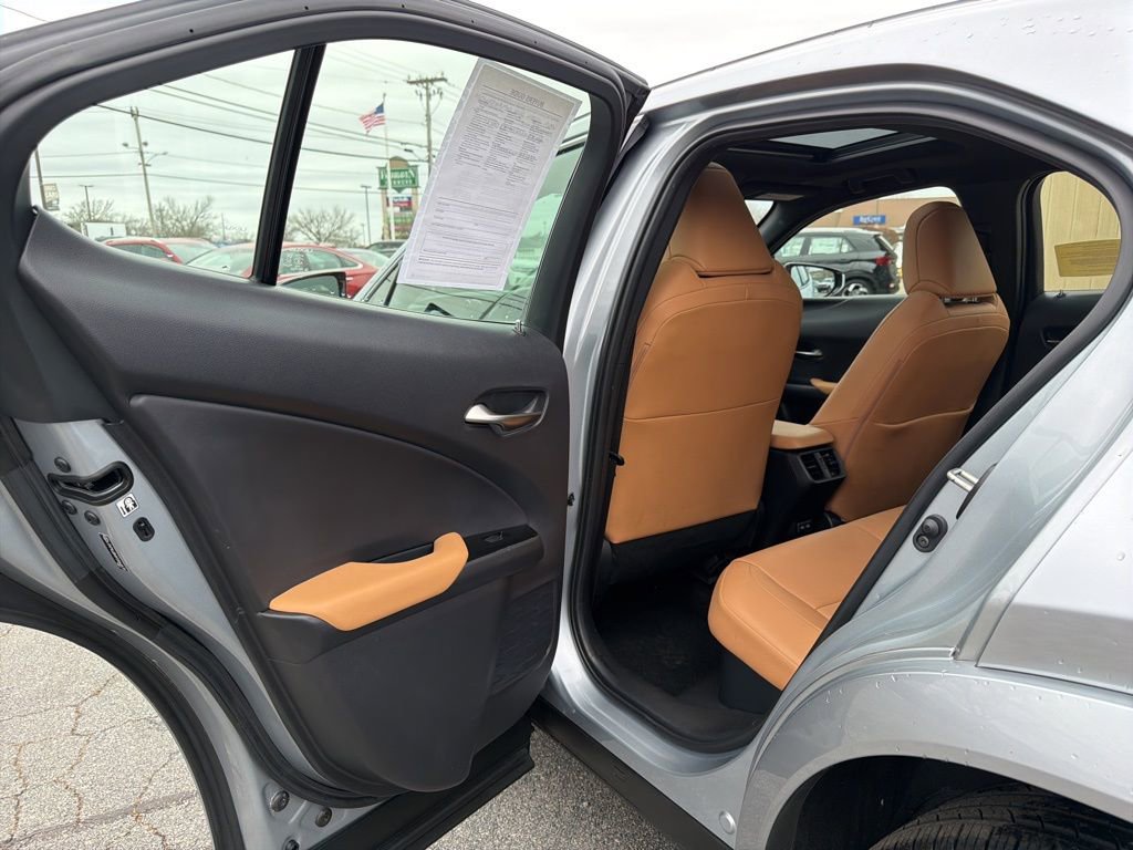 Used 2023 Lexus UX 250h AWD w/ Premium Package image 34