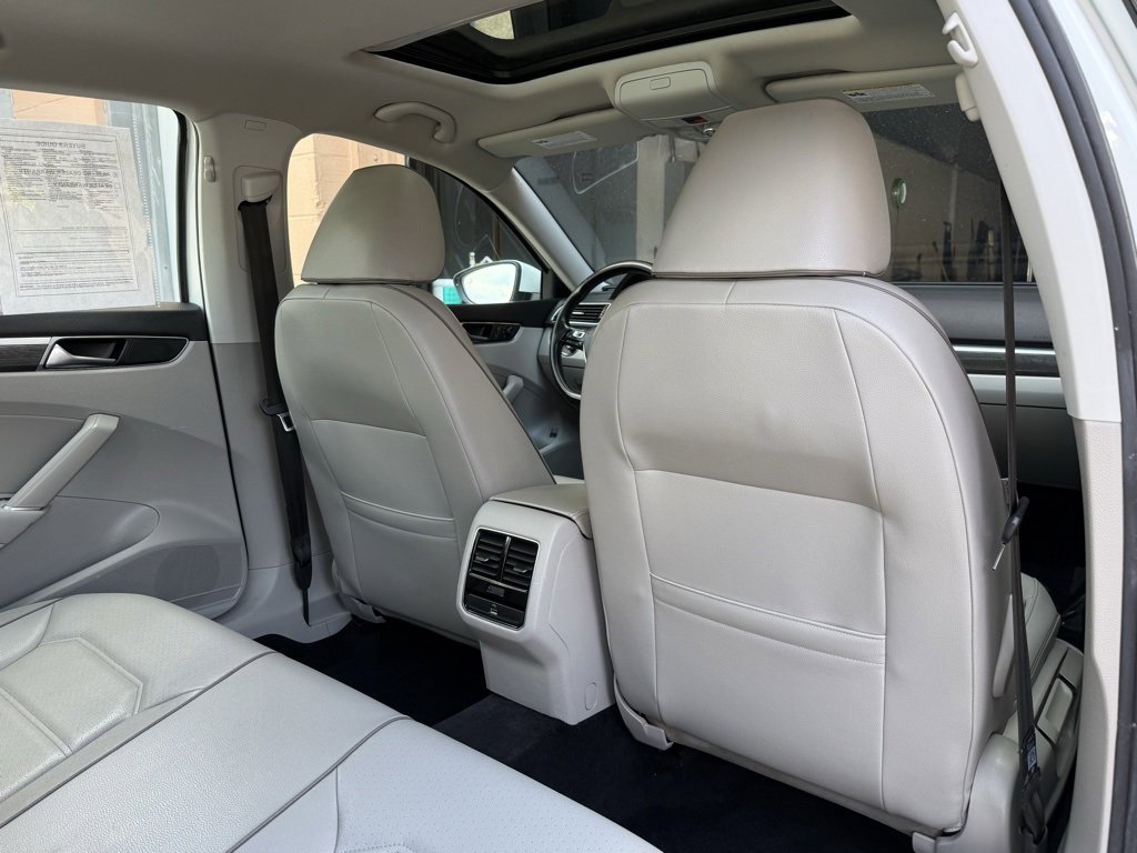 Used 2018 Volkswagen Passat 2.0T SE image 15