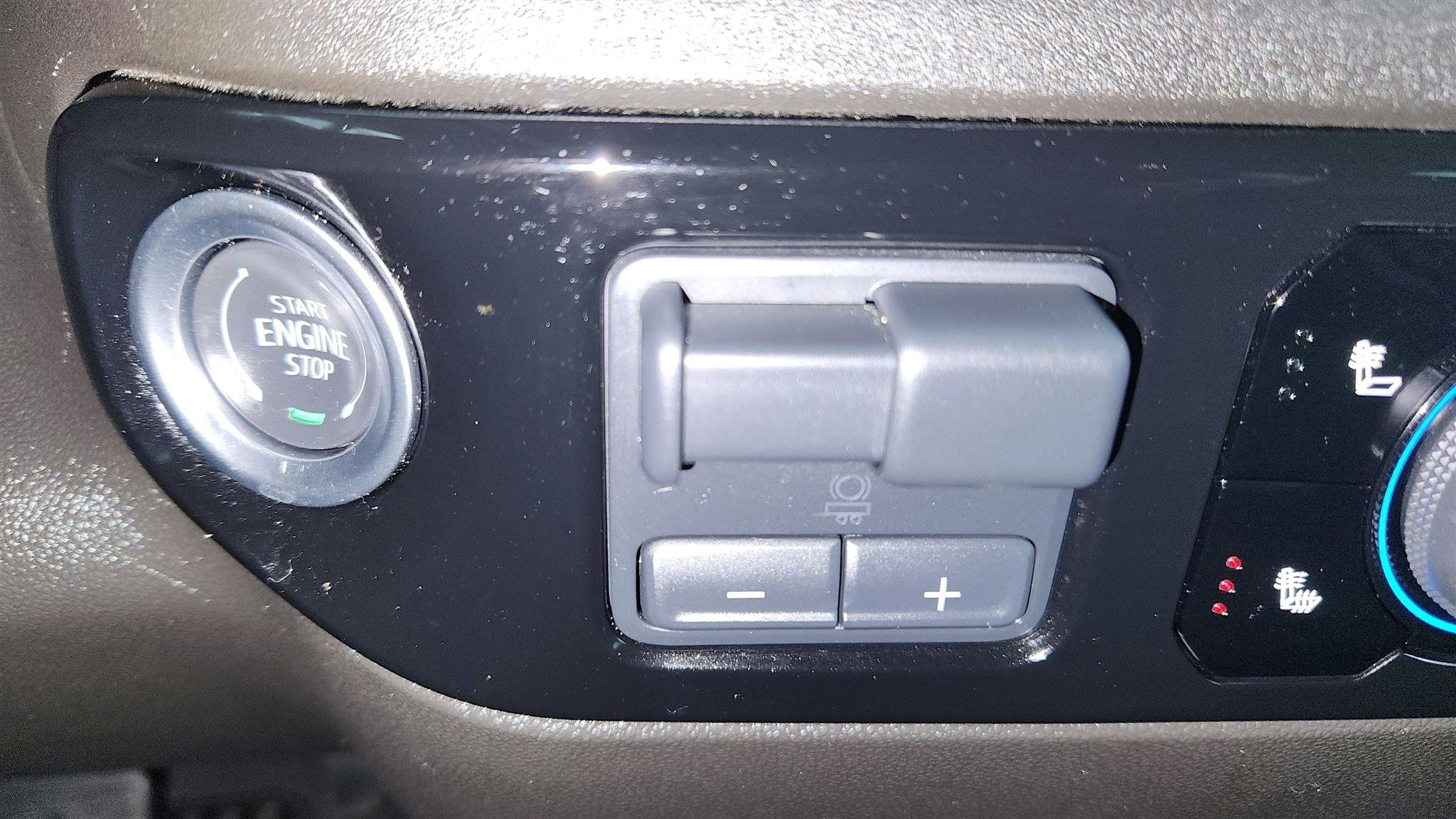 Used 2025 Chevrolet Silverado 1500 LT image 40