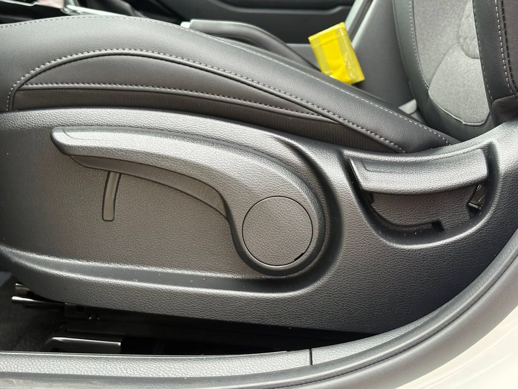 New 2026 Kia Seltos S FWD image 11