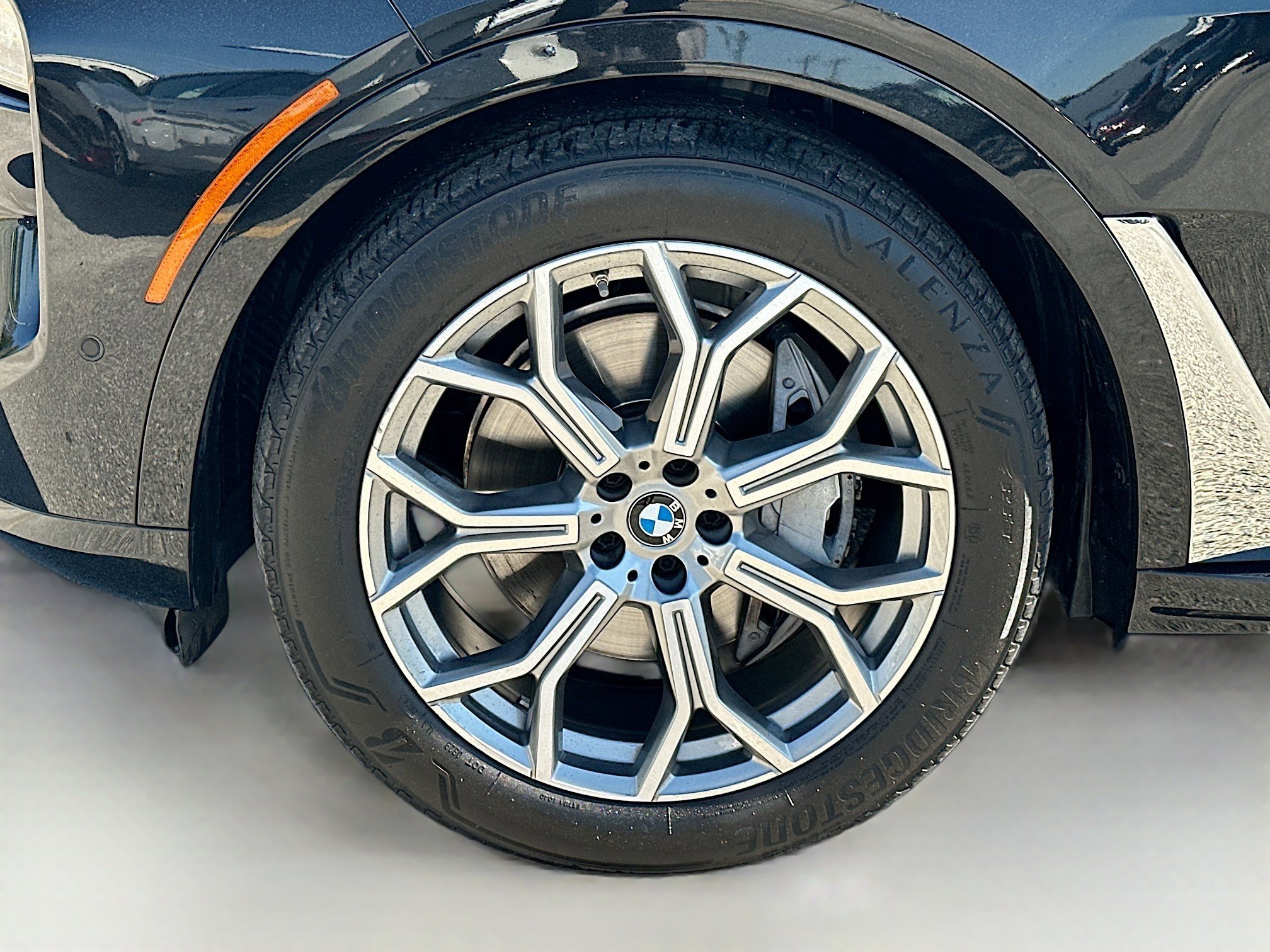 Used 2025 BMW X7 xDrive40i w/ Premium Package AWD/4WD image 38