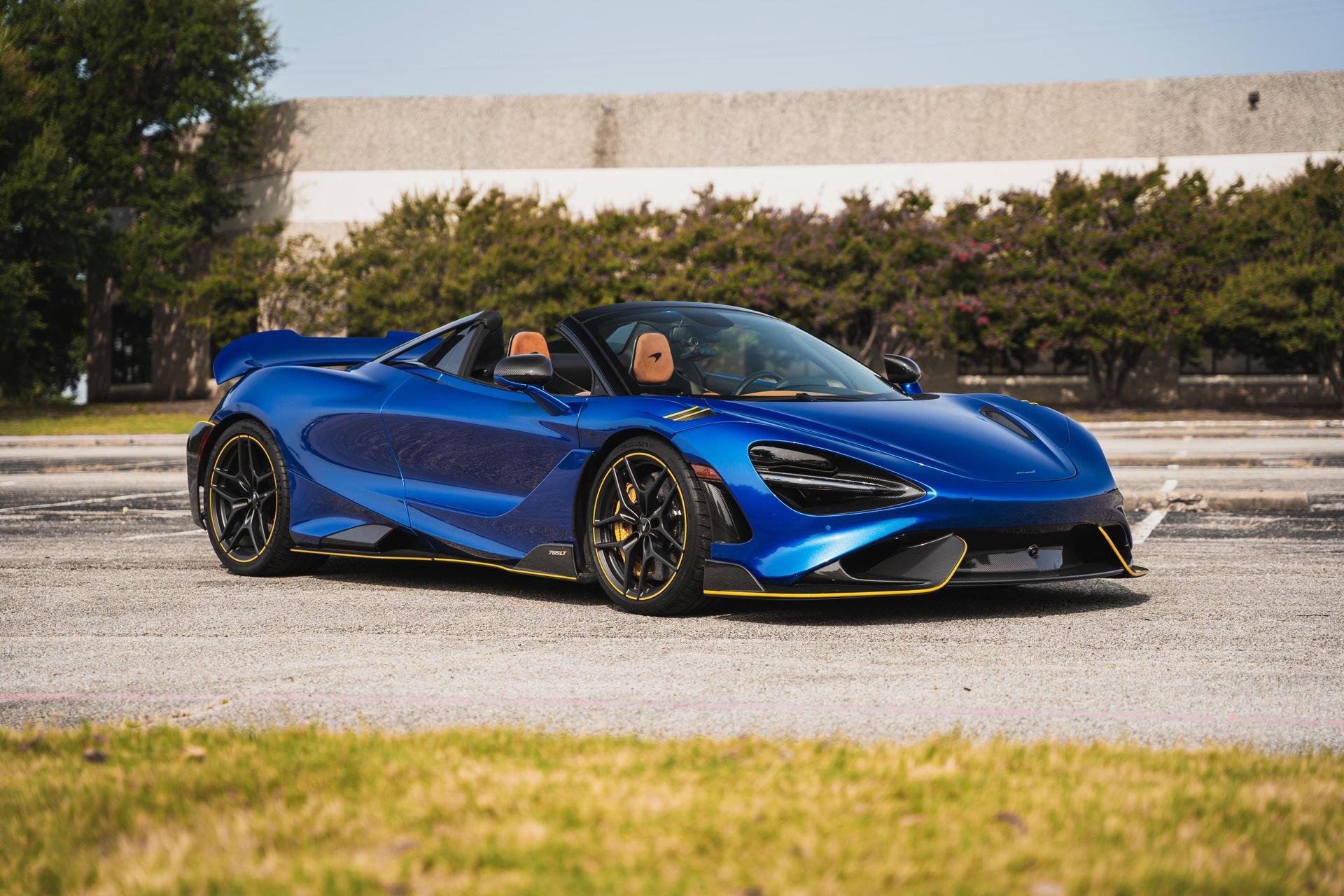 Used 2022 McLaren 765LT RWD image 23