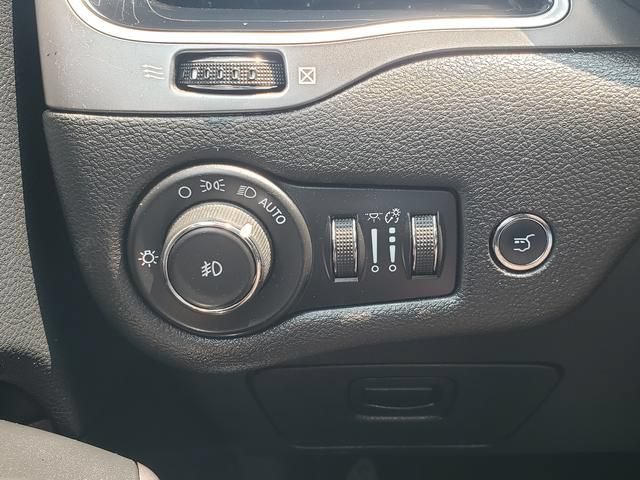 Used 2019 Jeep Cherokee Limited w/ Trailer Tow Group AWD/4WD image 31