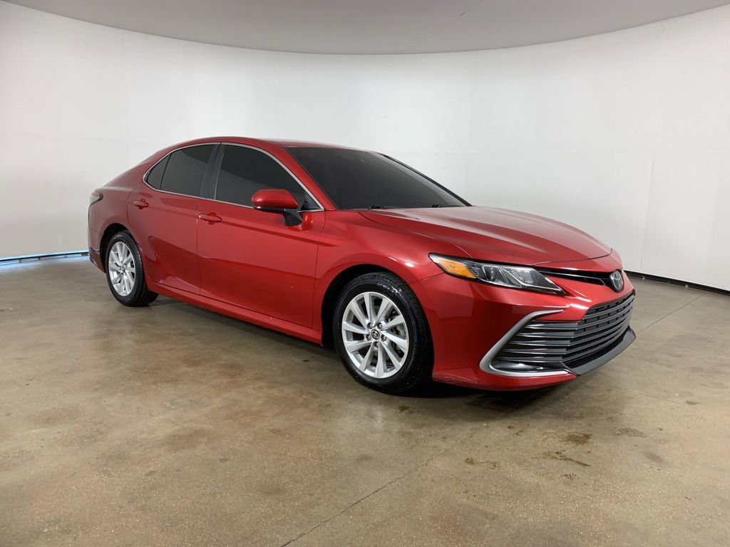 Used 2023 Toyota Camry LE image 5