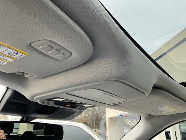 Used 2025 Ford Expedition Active image 17