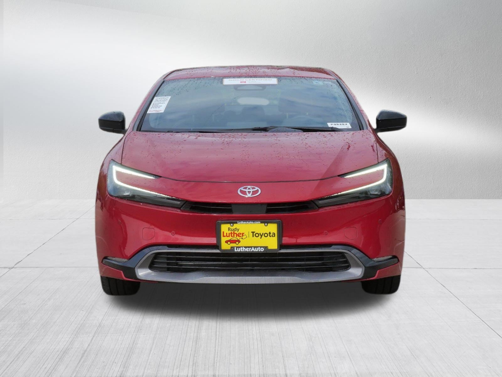 Certified 2025 Toyota Prius XLE FWD image 2