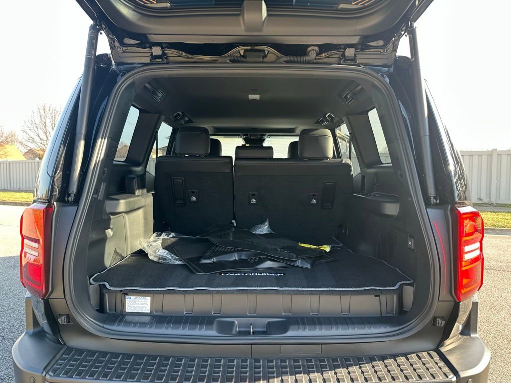 Used 2025 Toyota Land Cruiser w/ Premium Package image 22