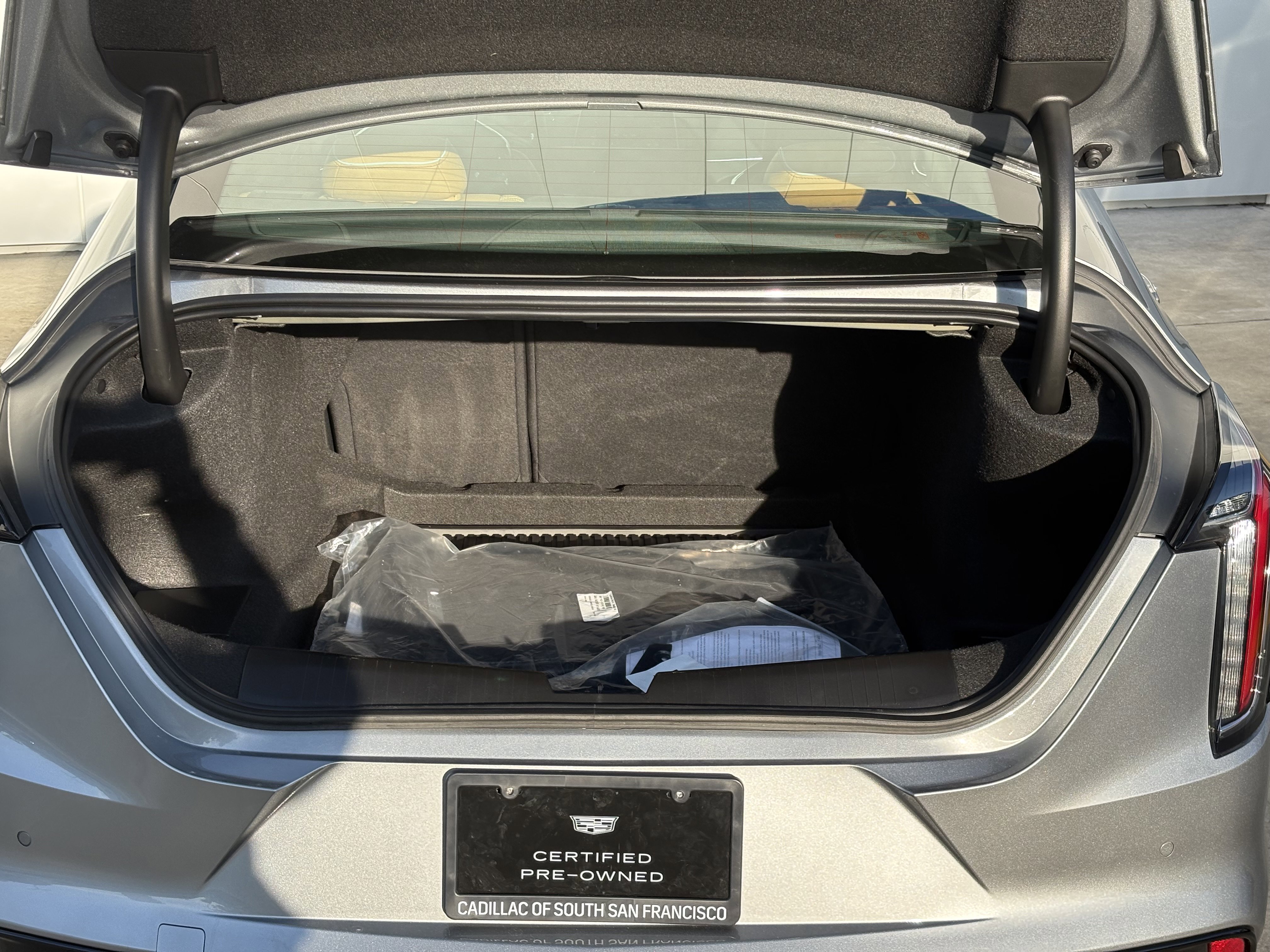 Certified 2026 Cadillac CT4 V Blackwing w/ Driver Assist Package RWD image 9