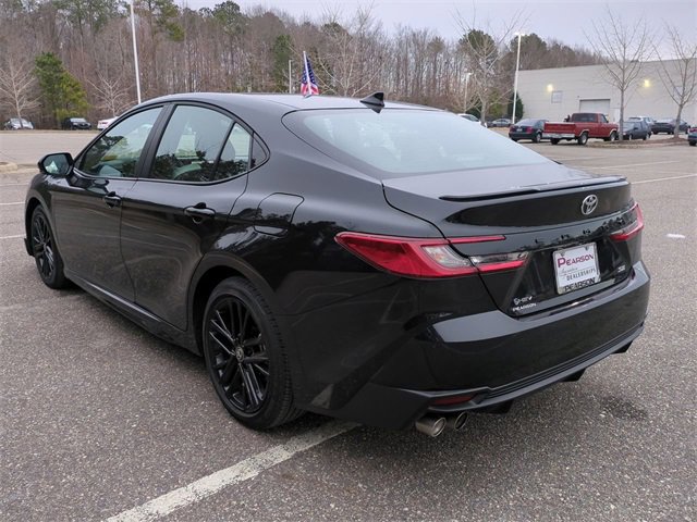 Used 2025 Toyota Camry SE image 6