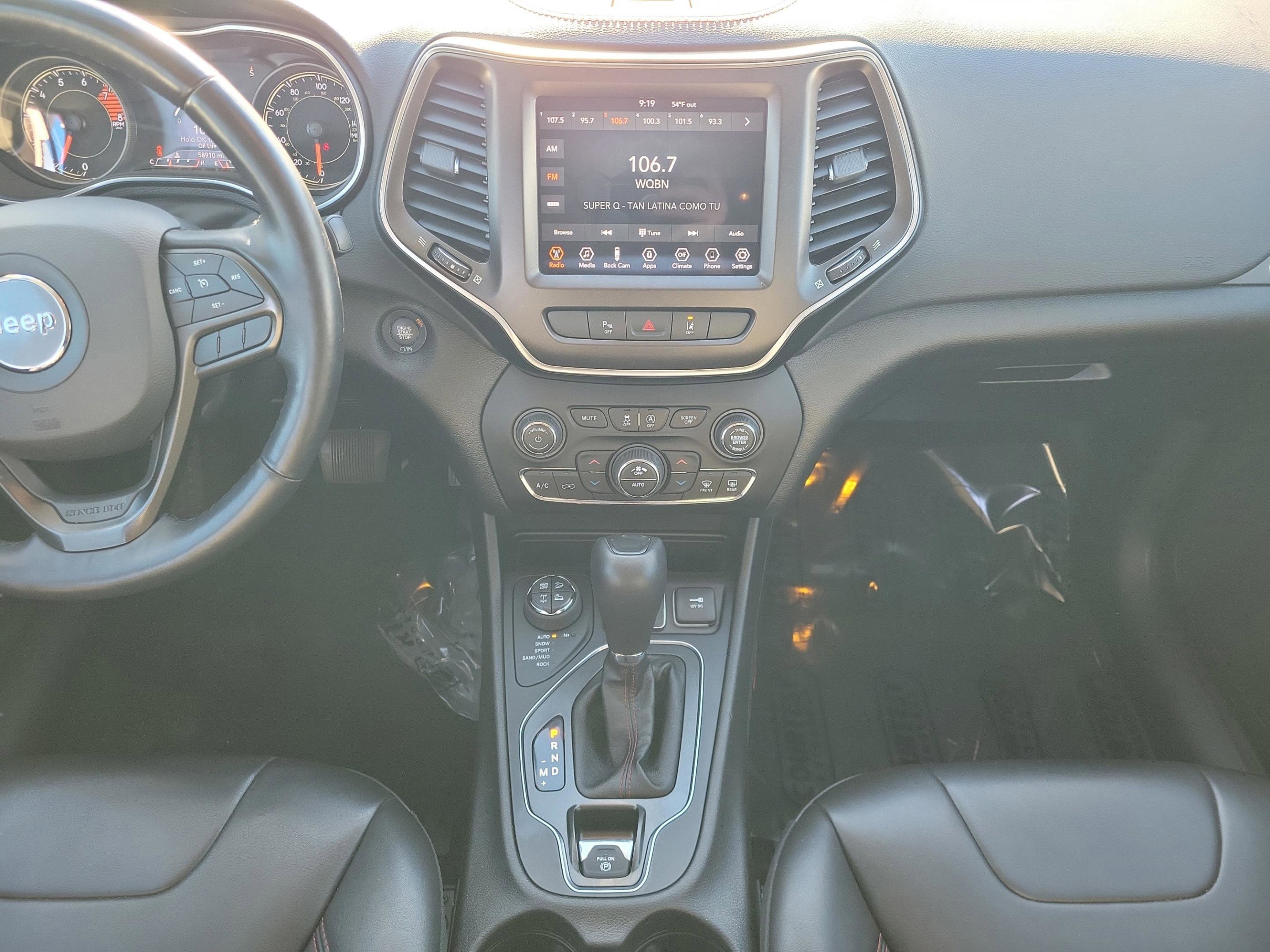 Used 2021 Jeep Cherokee Trailhawk w/ Comfort/Convenience Group image 24