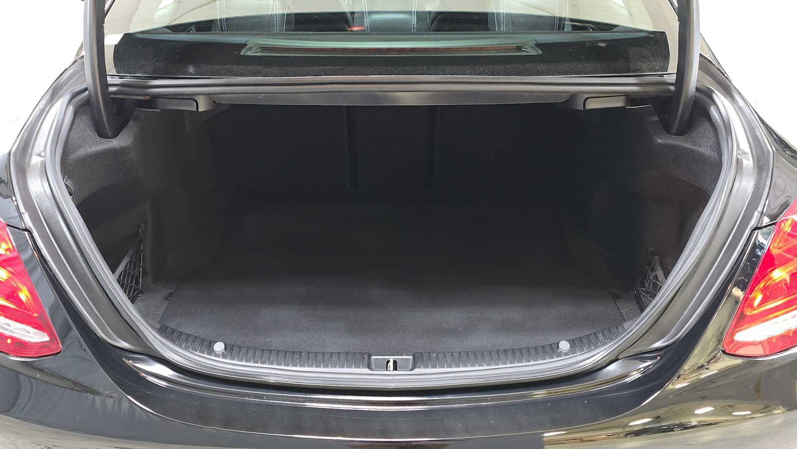 Used 2018 Mercedes-Benz C 300 Sedan image 14
