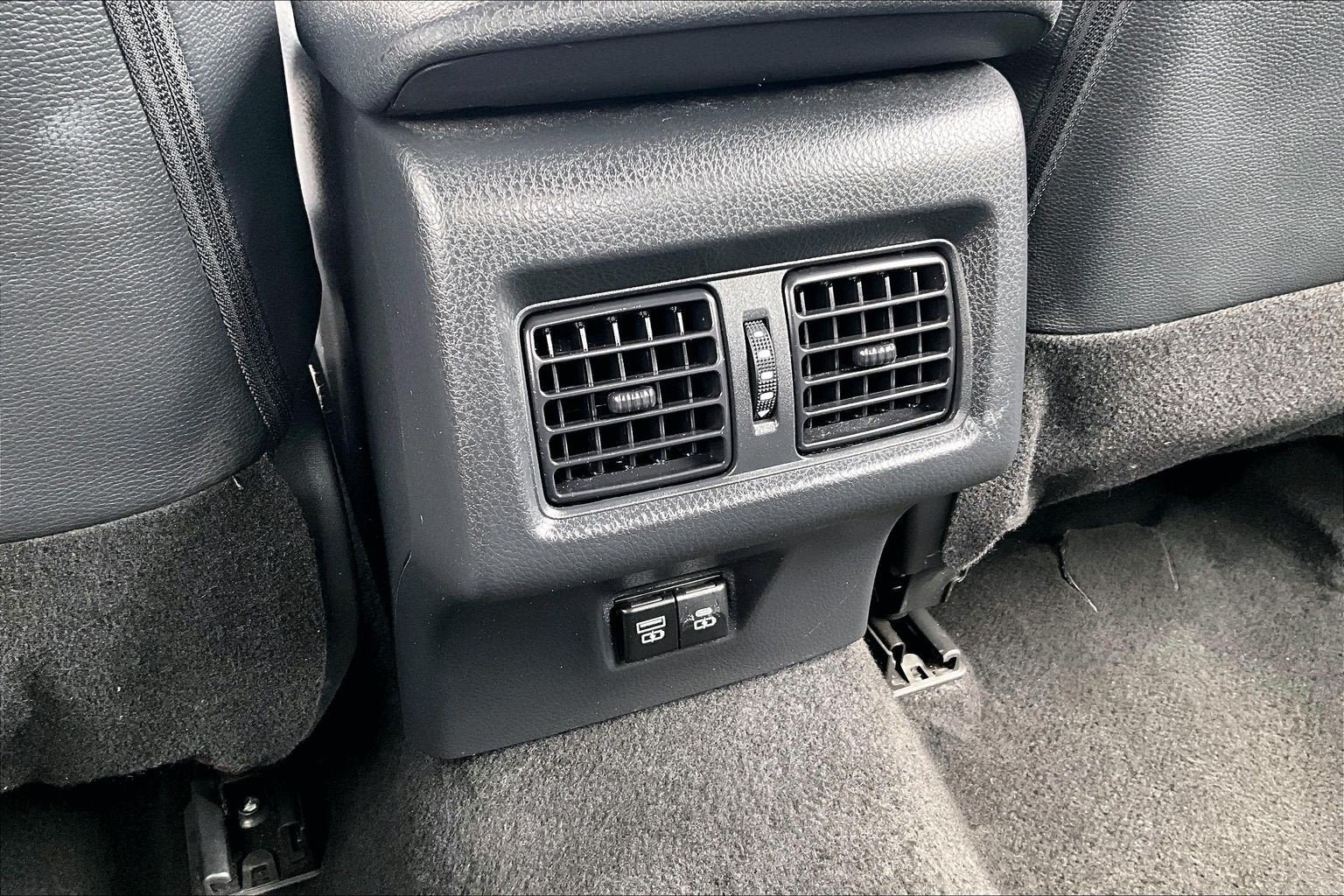 Used 2025 Toyota Camry SE FWD image 32