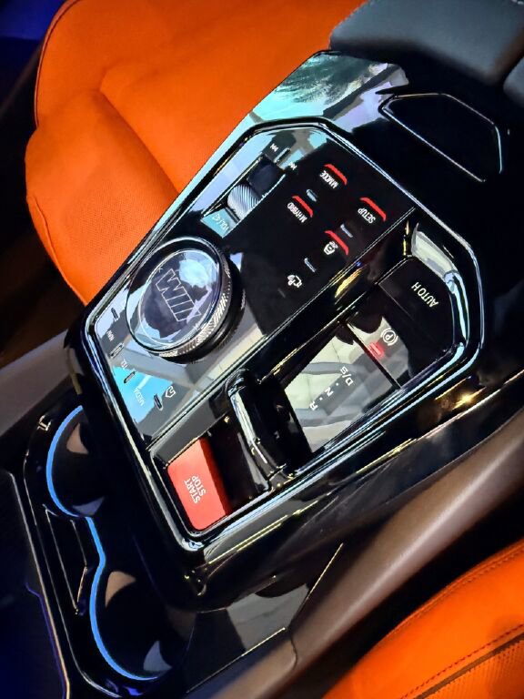 Used 2026 BMW M5 w/ Carbon Package image 21