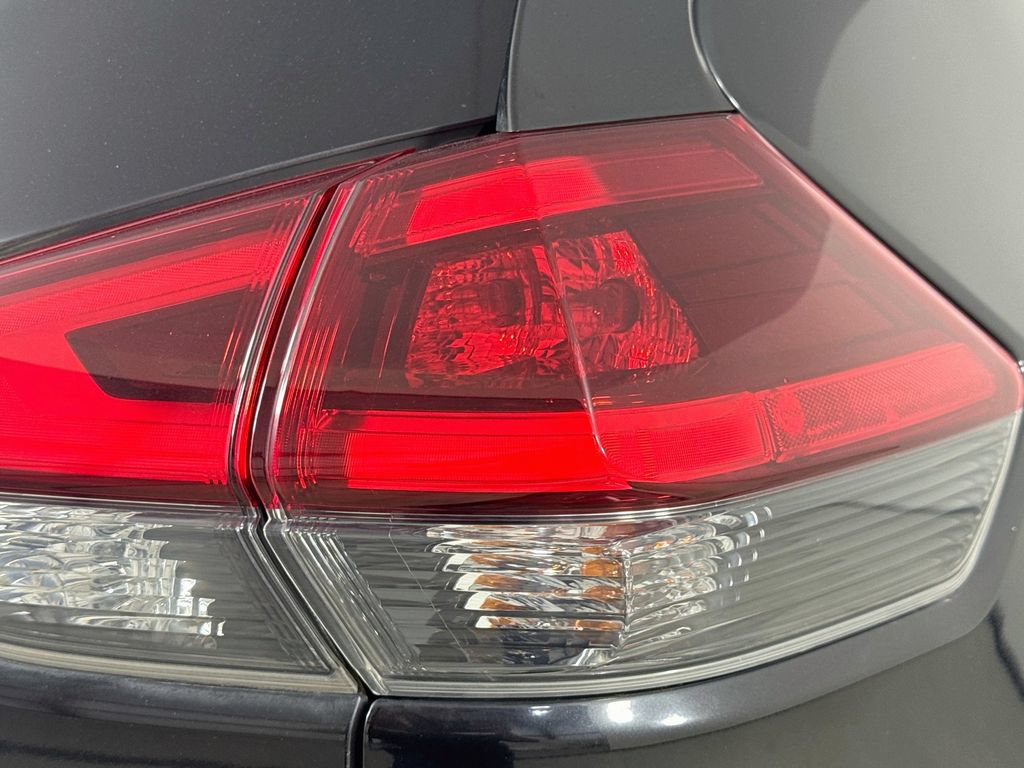 Used 2019 Nissan Rogue S w/ Special Edition Package FWD image 32