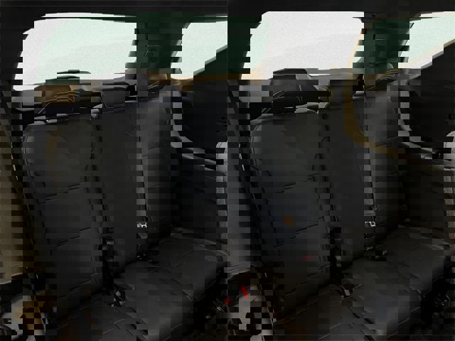 Used 2025 Chevrolet Traverse LT image 9