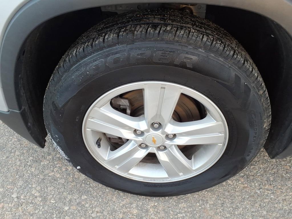 Used 2021 Chevrolet Trax LS w/ Tint and Cruise Package image 11