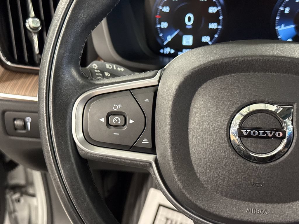 Used 2021 Volvo XC60 T5 Momentum w/ Advanced Package AWD/4WD image 12