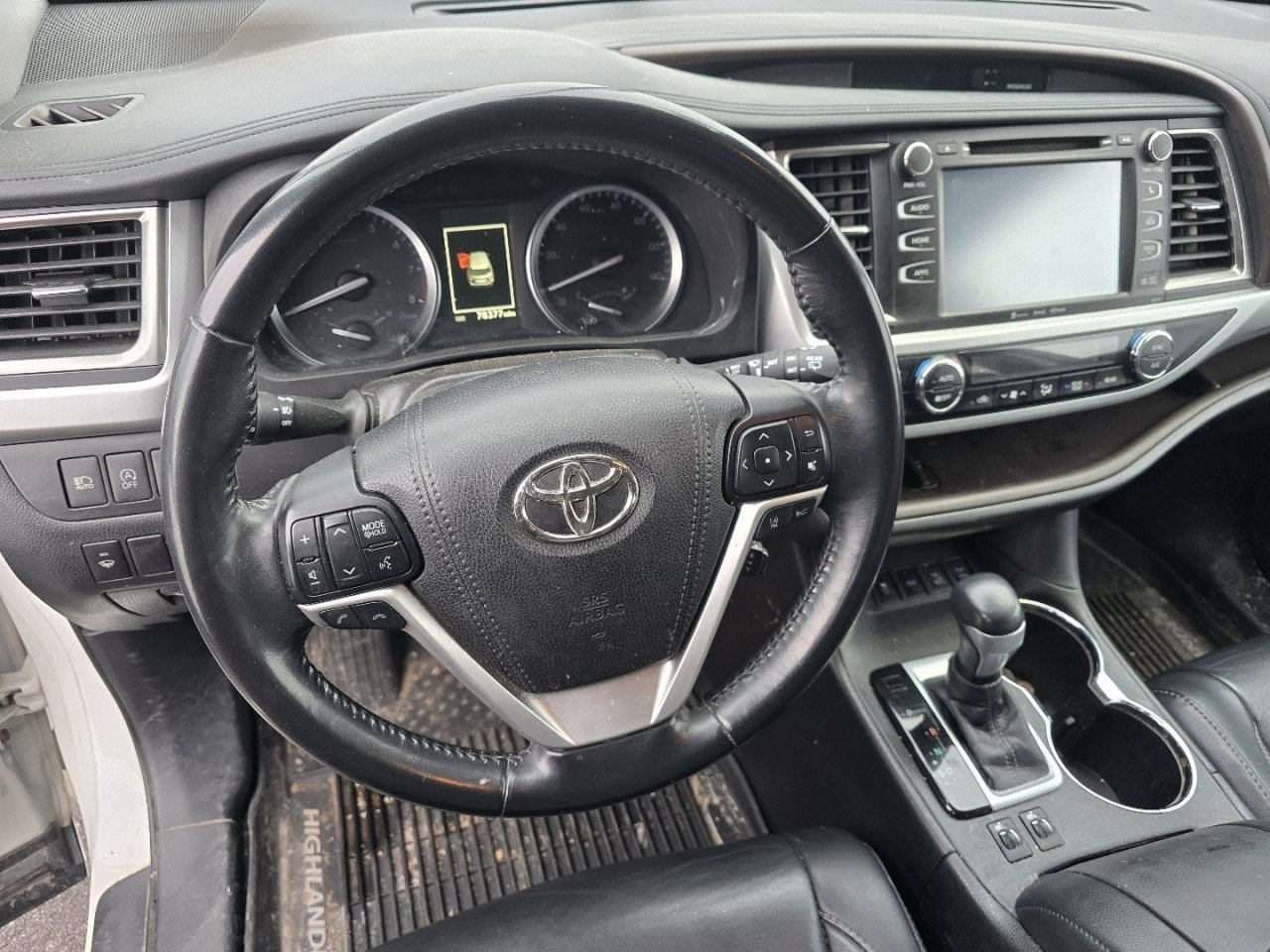 Used 2018 Toyota Highlander XLE image 15