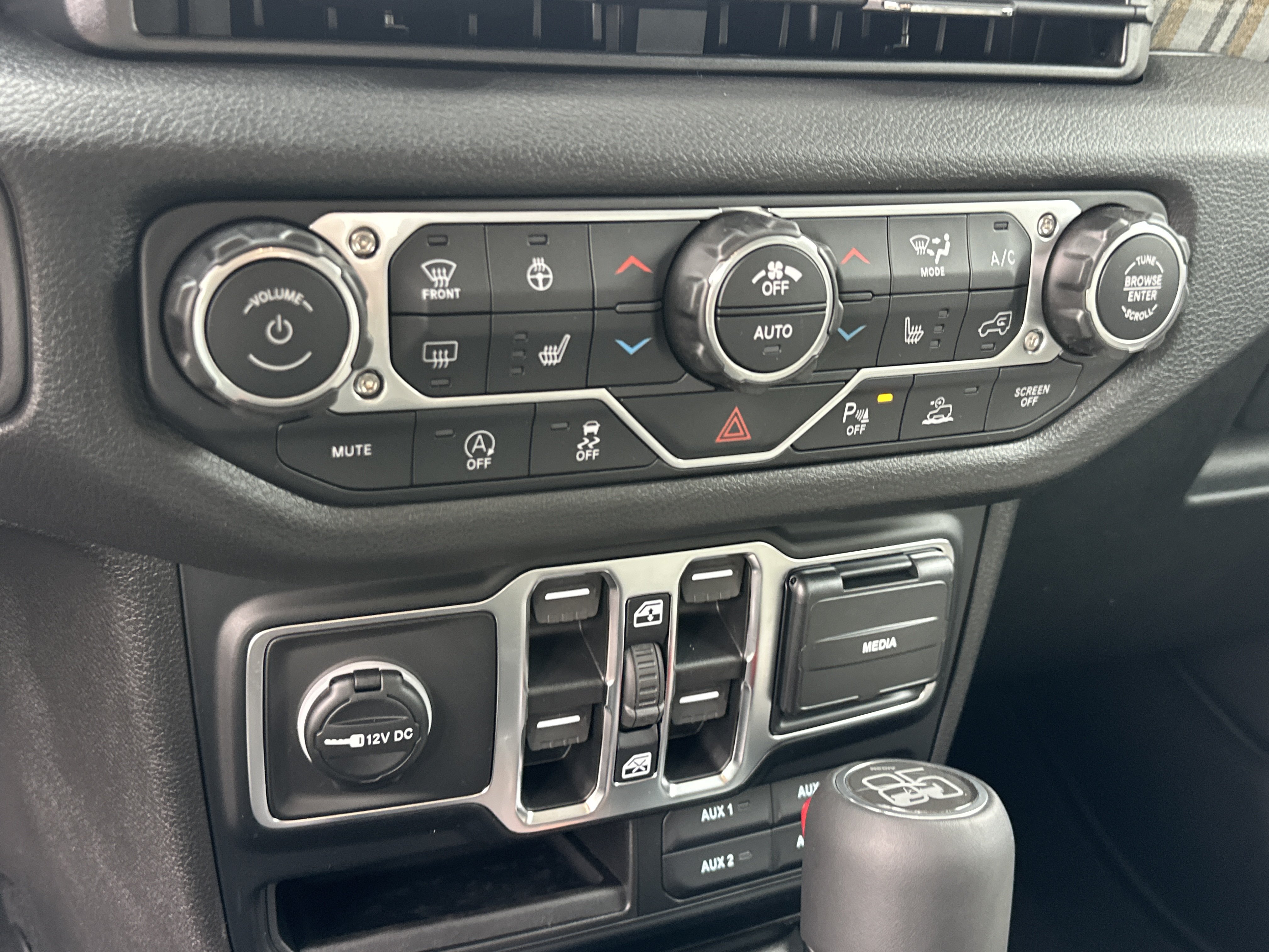 New 2026 Jeep Gladiator Sport AWD/4WD image 6