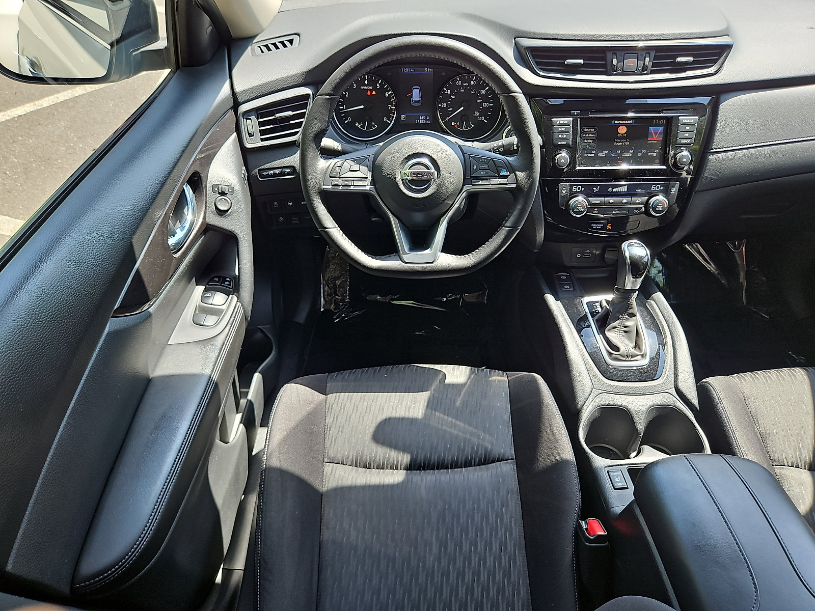 Certified 2019 Nissan Rogue SV w/ Premium Package AWD/4WD image 11