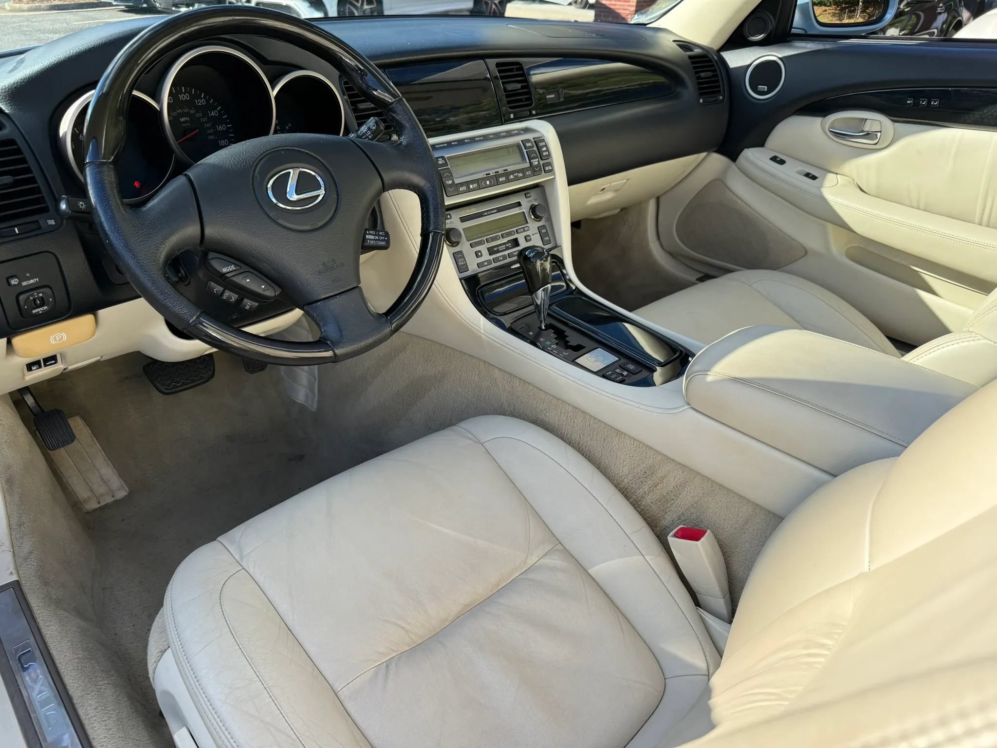 Used 2004 Lexus SC 430 Convertible RWD image 34