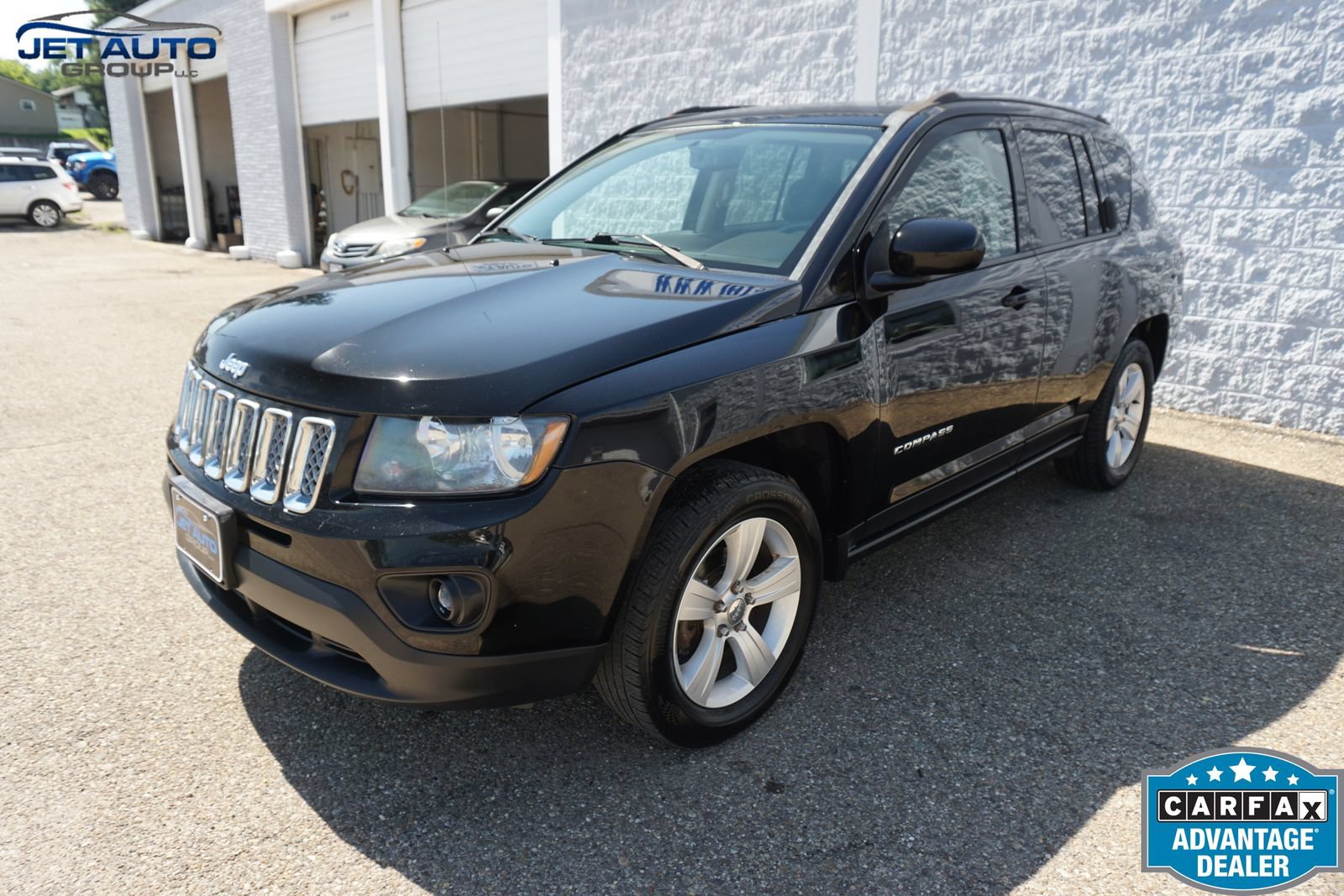 Used 2015 Jeep Compass Latitude AWD/4WD image 3