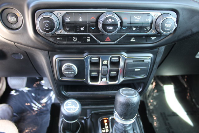 Used 2022 Jeep Wrangler Unlimited Sport AWD/4WD image 25