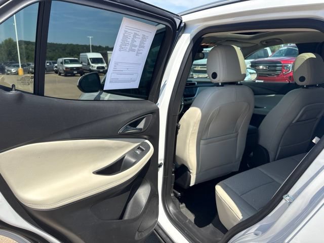 Used 2023 Buick Encore GX Essence w/ Experience Buick Package AWD/4WD image 31